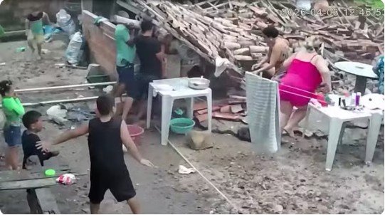 Dez pessoas ficam feridas após queda de telhado; bebê de 5 meses escapa ilesa