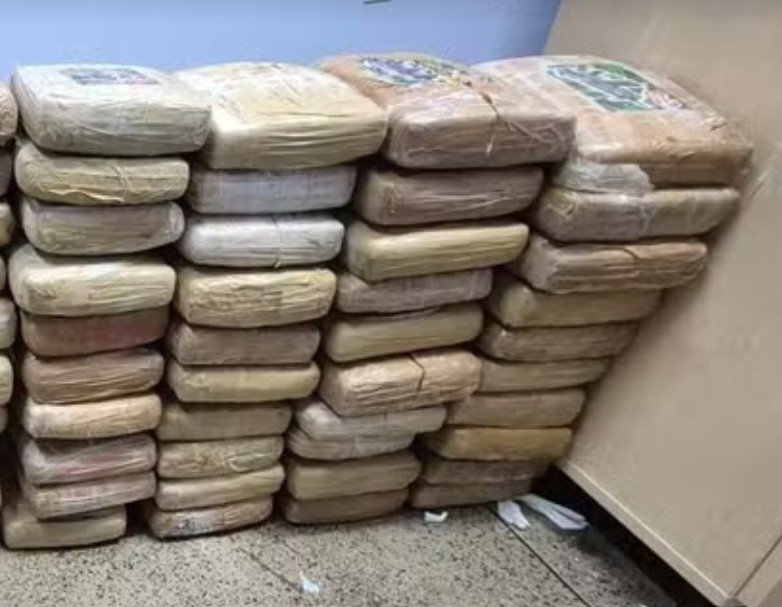 Homem é preso com carro e casa repleto de drogas em residencial em Flores