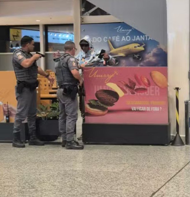 Homem armado com espada é preso após causar pânico no Aeroporto de Viracopos