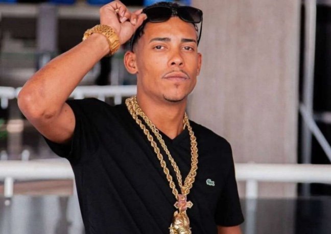 Casa de MC Poze do Rodo é invadida e cantor é feito refém em assalto milionário; vídeo