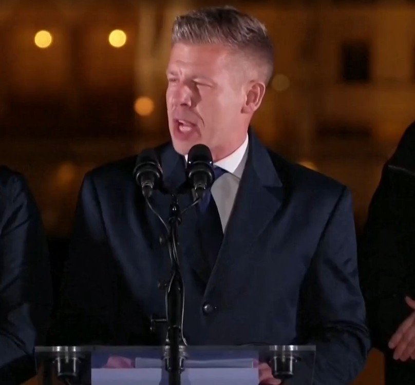 Partido Tisza vence eleições na Hungria e encerra 16 anos de era Orbán