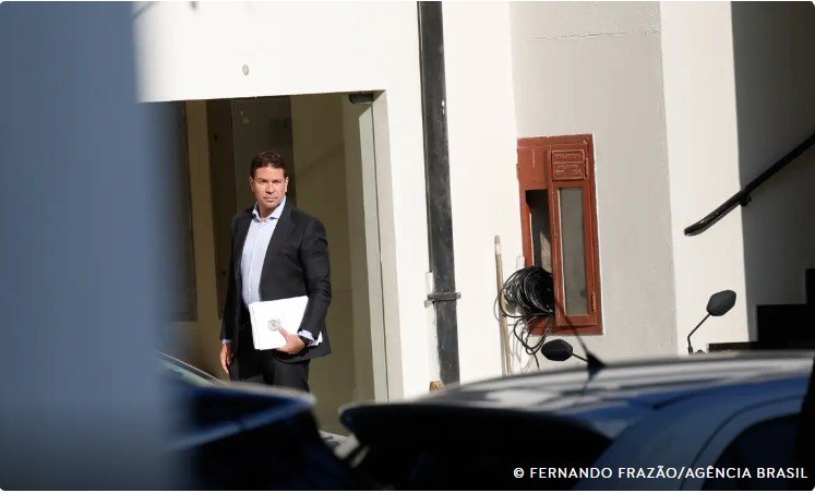EUA pedem que delegado brasileiro deixe o país por "perseguição política" contra Ramagem