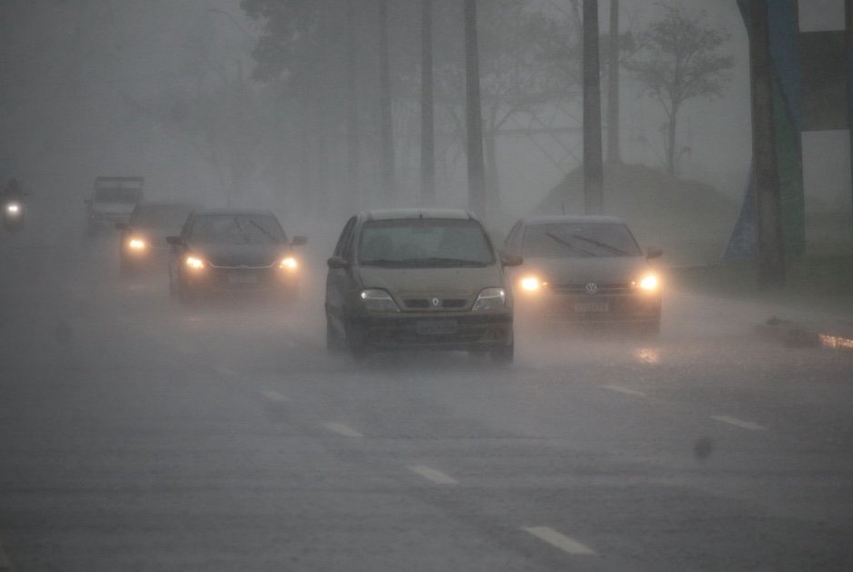 Defesa Civil emite alerta severo para risco de alagamentos em Manaus