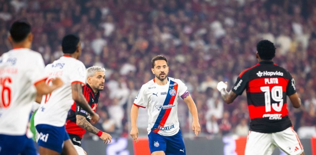 Flamengo vence Bahia no Maracanã e assume vice-liderança do Brasileirão