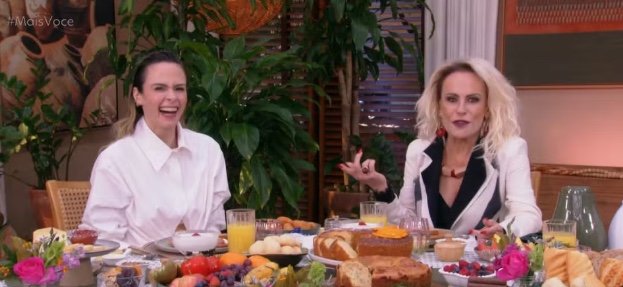 Ana Paula reage a Jordana e Jonas embaixo do edredom no "BBB26": "Não vi isso!"