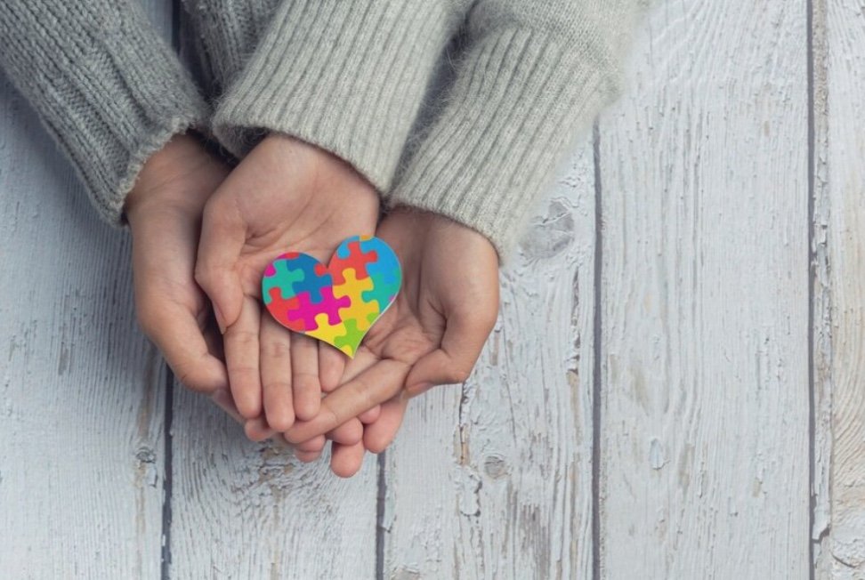 Abril Azul: como é e para que serve o tratamento medicamentoso para crianças autistas