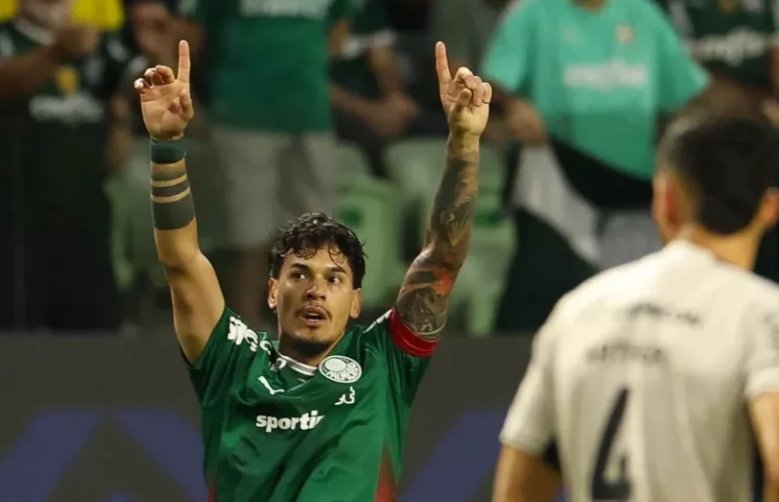 Palmeiras supera expulsão e vence Athletico por 1 a 0 no Brasileirão
