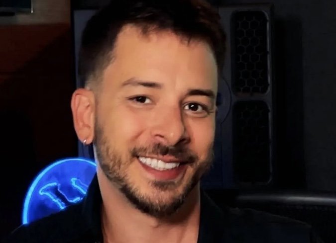 Junior Lima comenta sobre estereótipos e diz que "prefere ser confundido com gay"