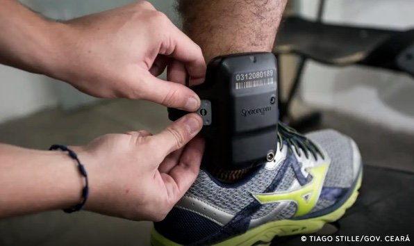 Lula sanciona uso de tornozeleira para agressores e lei do 'vicaricídio'