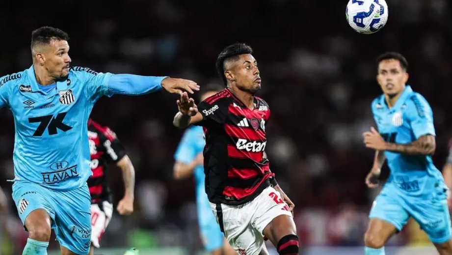 Flamengo faz 3 a 1 no Santos no Maracanã e entra no G-6