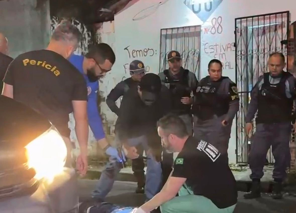 Moradores encontram corpos amarrados após ouvirem série de disparos na Cidade de Deus