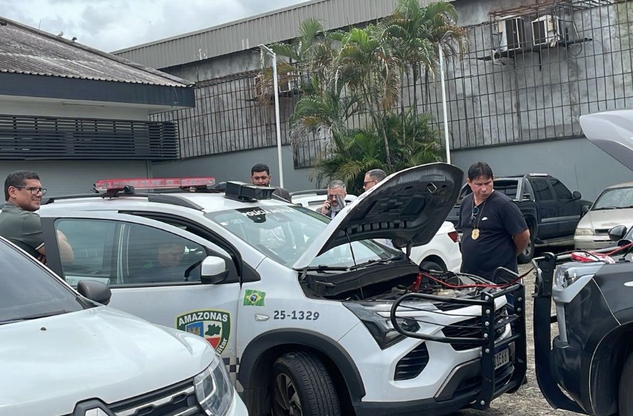 Viatura da PM passa por perícia após morte de jovem durante abordagem no Alvorada