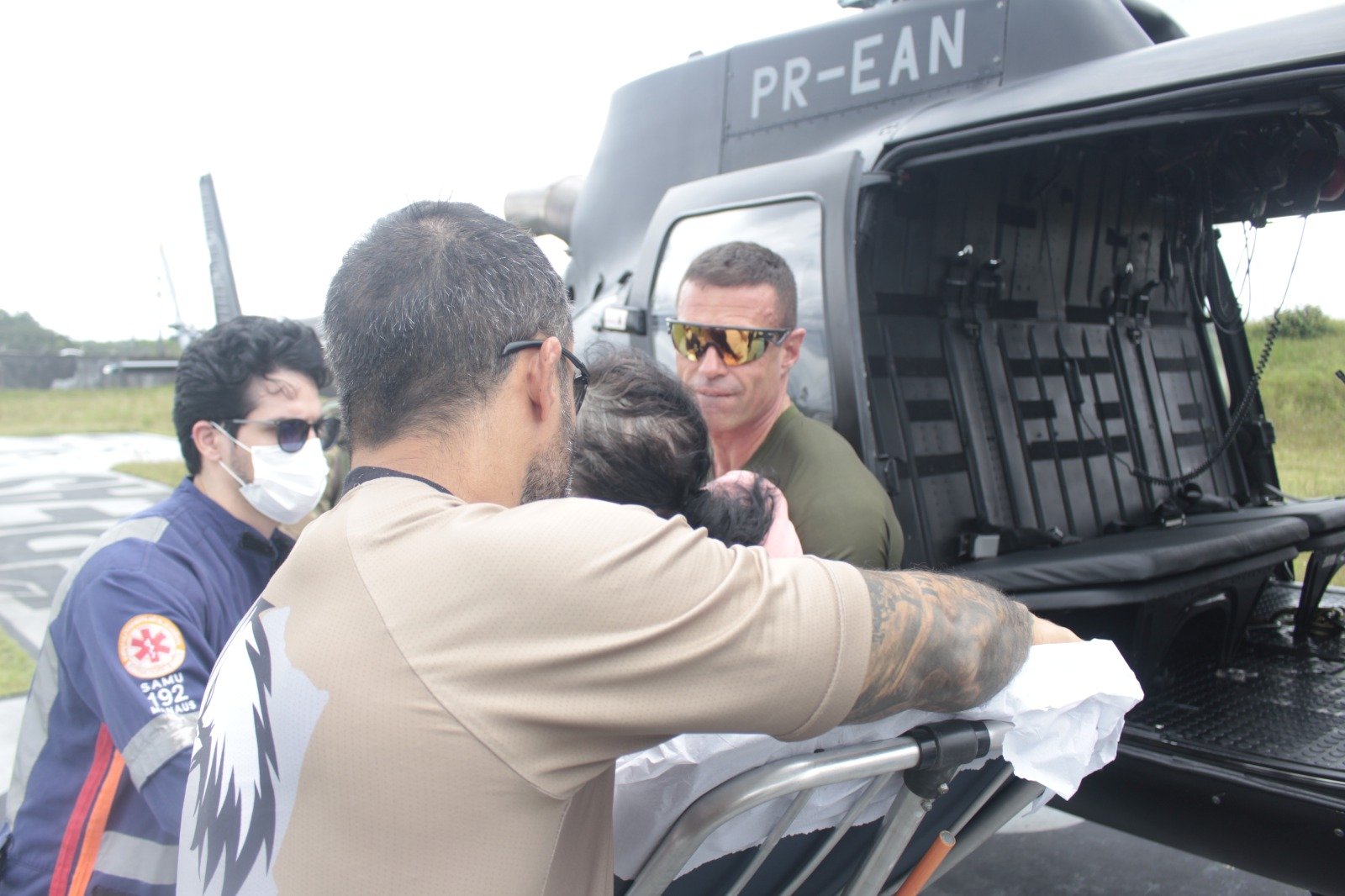 Em 12 minutos, helicóptero resgata idosa em estado grave no Amazonas