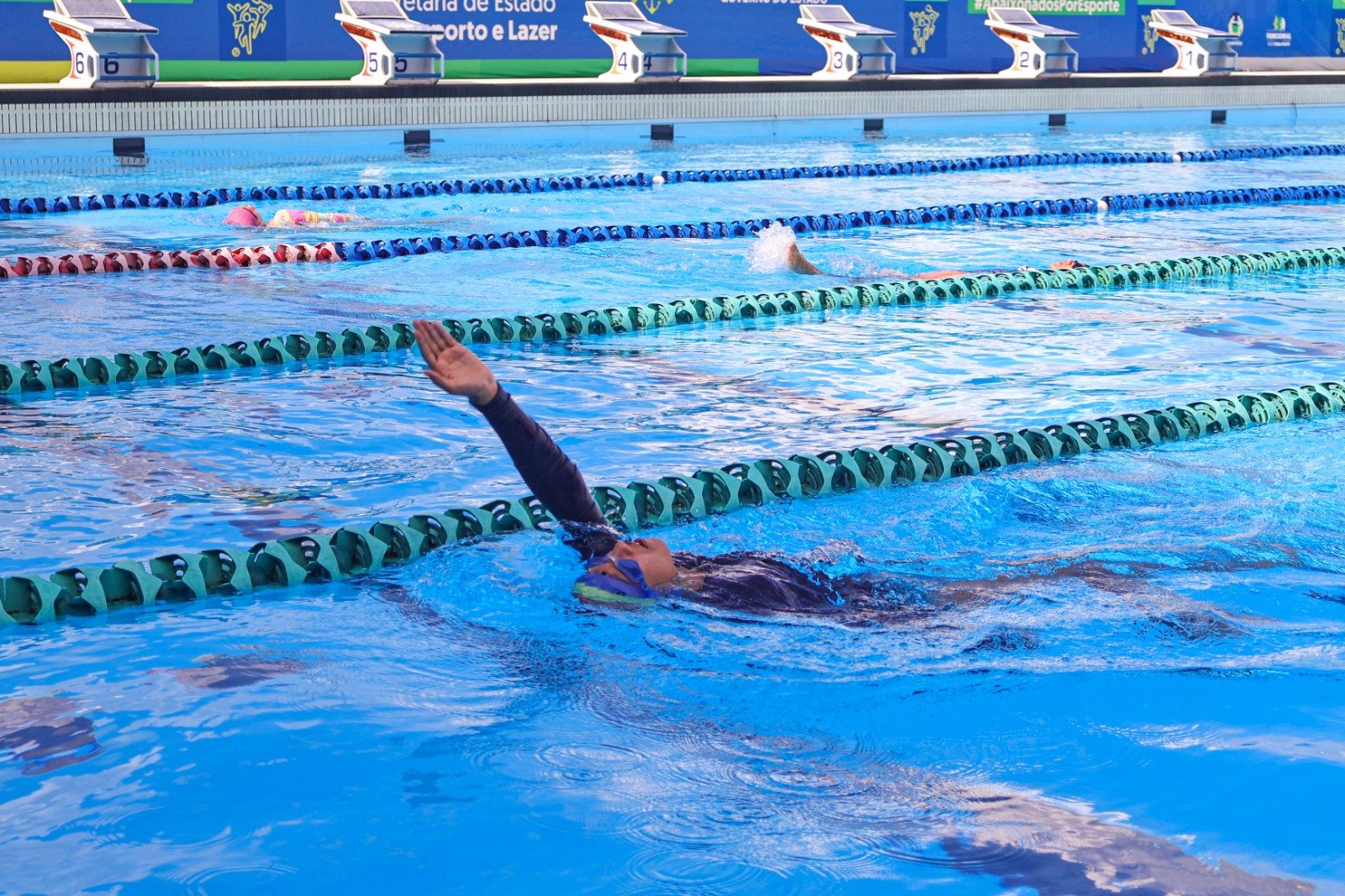 Vila Olímpica abre inscrições para natação gratuita em Manaus