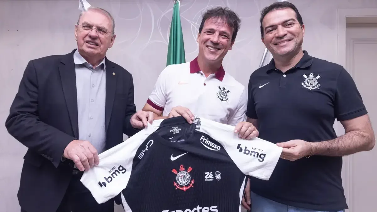 Fernando Diniz é o novo técnico do Corinthians; time enfrenta crise com a torcida