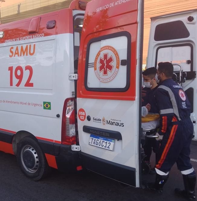 Idoso é atropelado por motocicleta na Grande Circular durante a Sexta-feira Santa