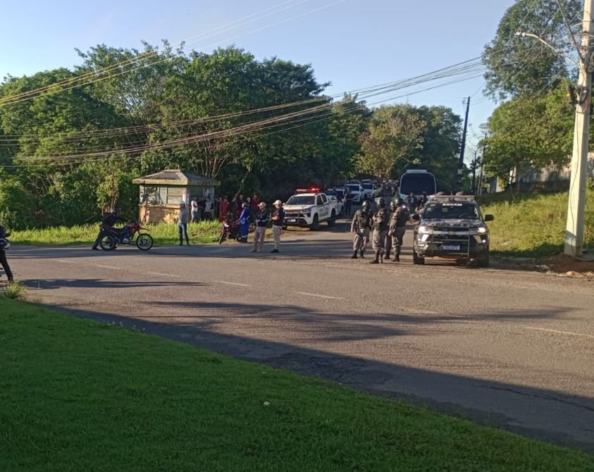 Reintegração de posse gera tensão e congestionamento quilométrico no Tarumã