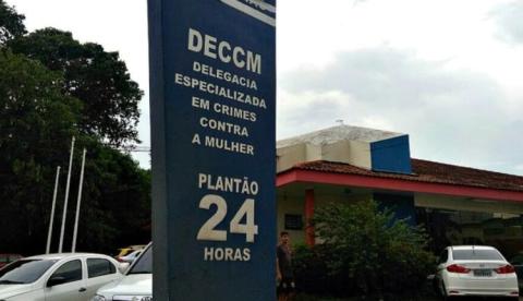 Homem ameaça PMs durante prisão por violência doméstica: 'A facção vai pegar vocês'