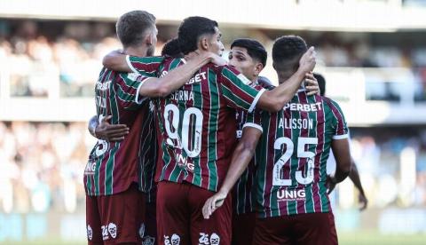 Fluminense vira sobre o Santos na Vila e volta a vencer no Brasileirão