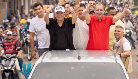 Omar Aziz participa de entregas de obras no interior do Amazonas