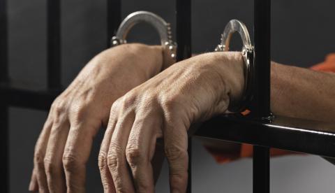 Foragido tenta escapar ao ver viatura, mas acaba preso no Vieiralves