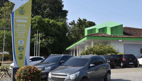 Homem é preso após invadir local de trabalho da ex e agredi-la em Manaus