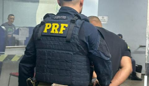 PRF apreende 22 kg de maconha e quase meia tonelada de pescado ilegal no Porto da Ceasa