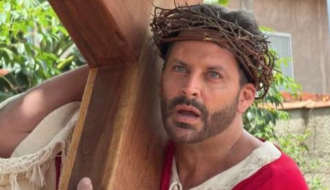 Henri Castelli relembra susto com figurino em chamas durante "Paixão de Cristo"
