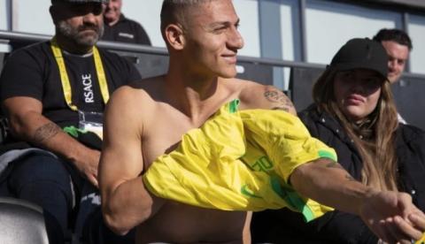 Richarlison revela depressão após Copa de 2022: "Parecia um poço sem fundo"