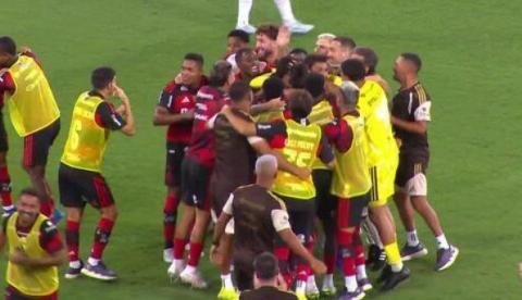 Flamengo vence o Fluminense e assume vice-liderança do Brasileirão