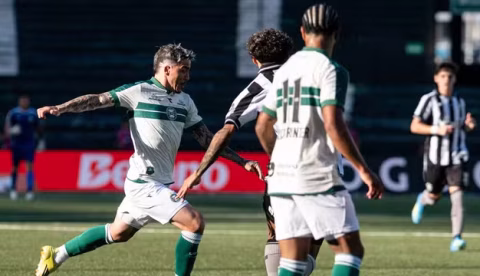 Botafogo e Coritiba empatam em jogo cheio de reviravoltas no Nilton Santos