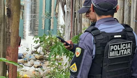 Corpo é encontrado em meio ao lixo e entulhos em igarapé de Manaus