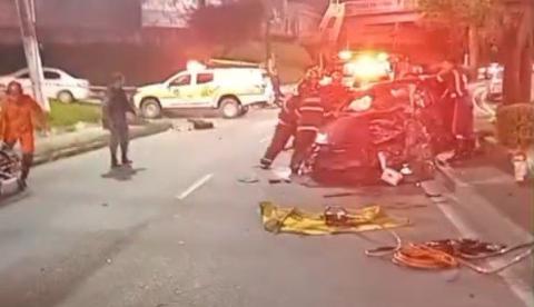 Três pessoas ficam feridas após carro ficar destruído em colisão na Av. Darcy Vargas