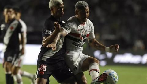 Vasco vira sobre o São Paulo em São Januário e vence por 2 a 1