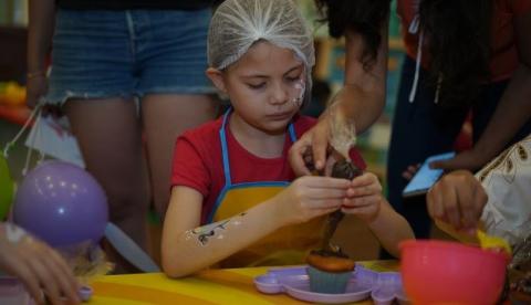 Oficinas criativas e parque de aventuras agitam programação infantil no feriadão de Páscoa