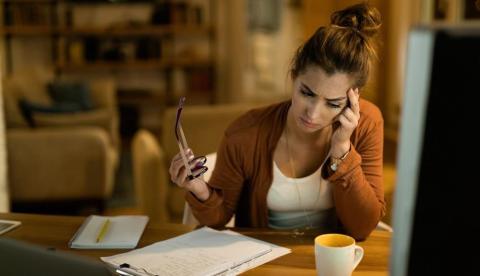 Sobrecarga e múltiplos papéis podem impactar saúde mental feminina, explica especialista