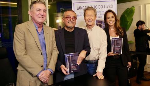 Arthur Neto prestigia lançamento de livro que discute os desafios do Direito na era digital