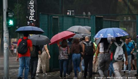 Com risco de temporais, Inmet coloca Amazonas, Pará e outros estados sob alerta de perigo