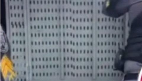 Homem flagra traição da esposa e é preso após tentar agredi-la no Jorge Teixeira