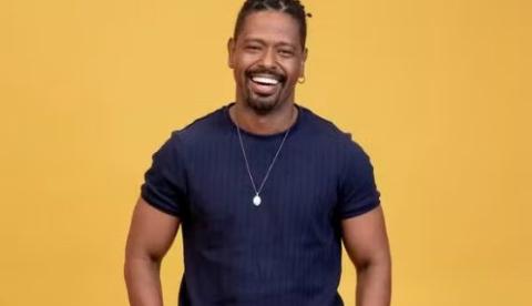 Leandro Boneco do BBB26 deixa confinamento para exames após mal-estar