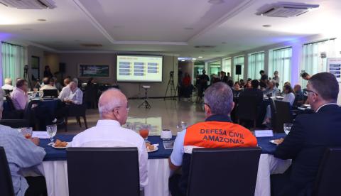Setor produtivo e Defesa Civil alinham estratégias contra crise hídrica no Amazonas