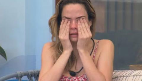 Ana Paula chora no BBB26 e fala sobre preocupação com o pai