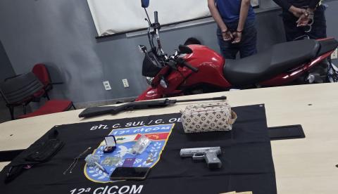 Dupla é presa após assaltar floricultura e ferir idoso em Flores