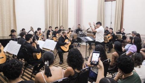 Violão brasileiro ganha destaque em concerto gratuito no Palácio da Justiça