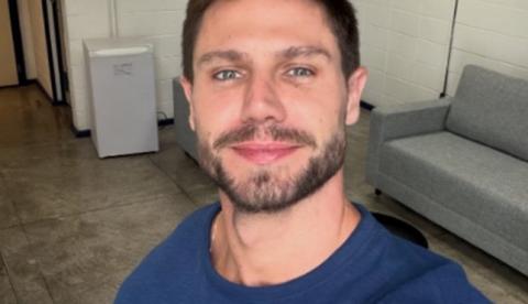 Ex-BBB26 Jonas Sulzbach se envolve em acidente de carro em São Paulo