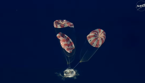 Artemis II: Astronautas da Nasa retornam à Terra após missão histórica na Lua; vídeo