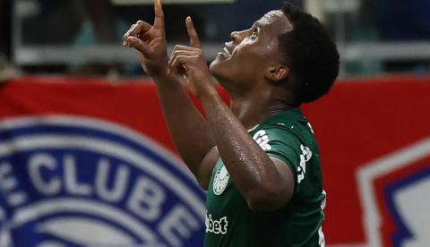 Palmeiras vence Bahia nos acréscimos e aumenta vantagem no Brasileirão