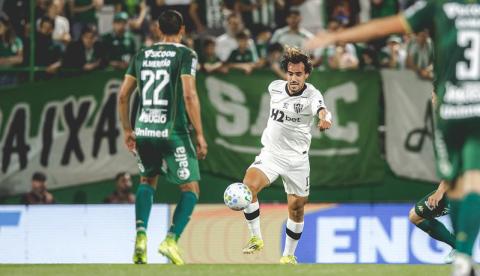 Atlético-MG goleia a Chapecoense por 4 a 0 na Arena Condá