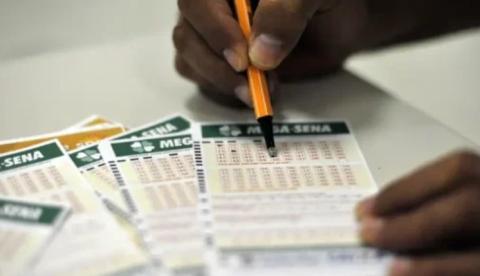 Mega-Sena acumula e prêmio chega a R$ 45 milhões