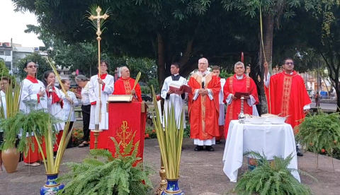 Fiéis celebram a Paixão de Cristo com vias-sacras e atos de fé em Manaus